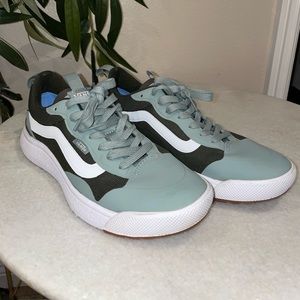 Vans Ultrarange Exo Athletic Shoes